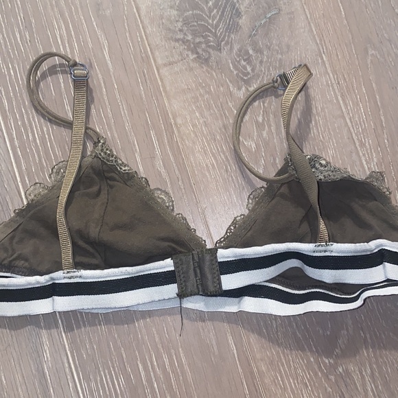 Triangle Lacey bralette - Picture 4 of 4